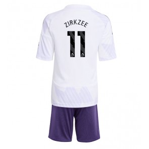 Manchester United Joshua Zirkzee #11 Replika Bortatröja Barn 2025-26 Kortärmad (+ Korta byxor)